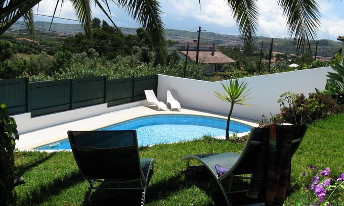 Loures Apartamento | Soleado apartamento con priv. Piscina, Gran Lisboa. Ideal para familias.