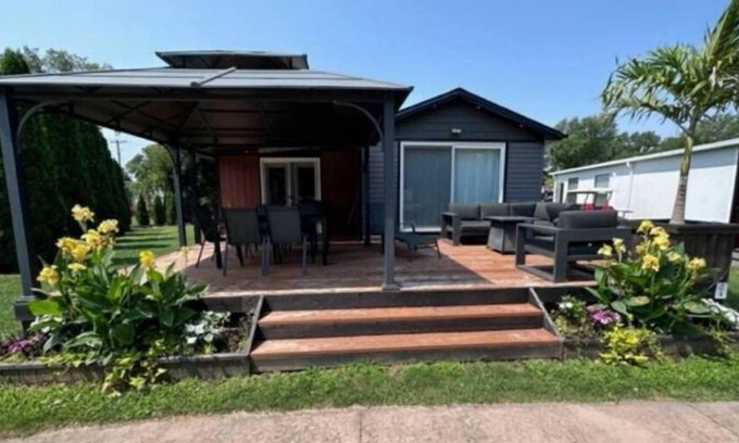 Sherkston Cabaña | Sunny Beach Retreat at Sherkston Shores