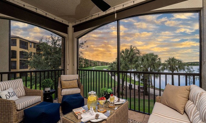 Naples Condominio | Sunny Bonita Springs Retreat, Golf, Fitness & Pools only 8-10 miles to beaches