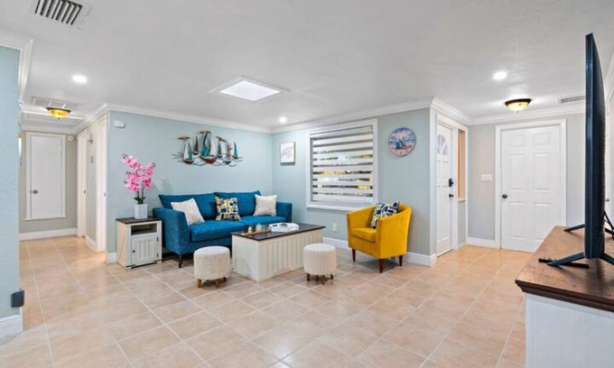 Pinellas Park Casa | Sunny Escape in Pinellas Park