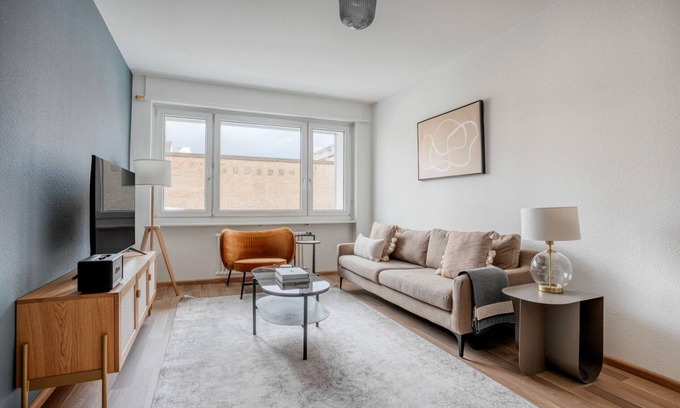 Gundeldingen Apartamento | Sunny Gundeldingen 2BR w/ Storage, 5 min to Train, by Blueground