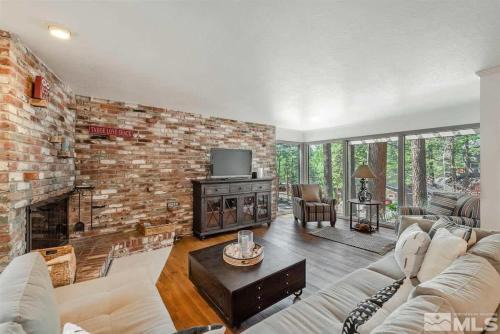 Skyland Casa | Sunny Lakeview Retreat - Private Beach Access