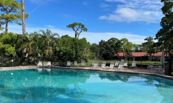 Sarasota Villa | Sunny Paradise Near Siesta Key