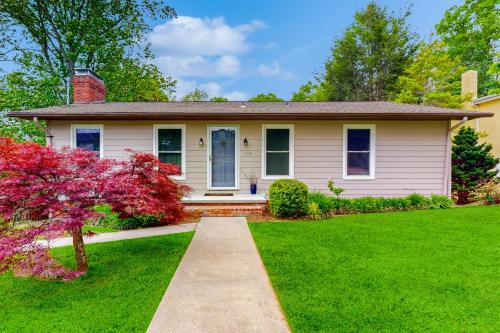 Lake Junaluska Casa | Sunny Retreat