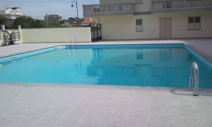 Stignano Mare Apartamento | Sunny Seaside Escape in Caulonia