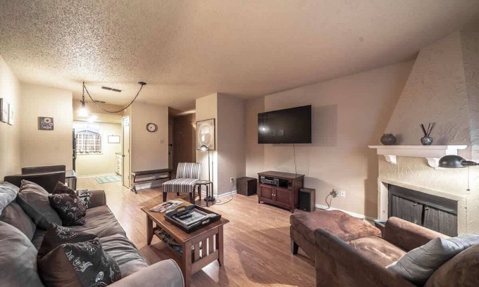 Bowie Casa | Sunny Side Town Home - 2BR/2BA - Seasonal Pool