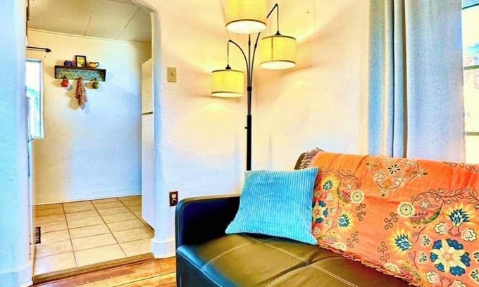 Raton Casa | Sunny Southwest Casita!