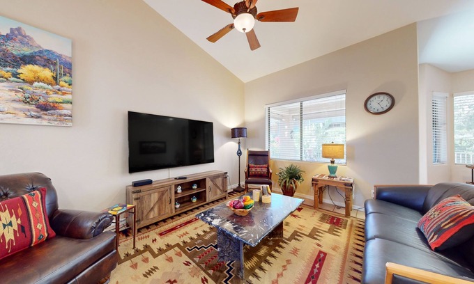 Rancho Vistoso Casa | Sunny townhome with a lovely patio & W/D - pool, game room, and gym access