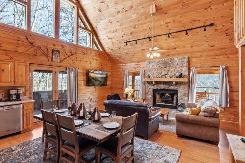 Gatlinburg - Pigeon Forge Casa | SunnySierra Cabin