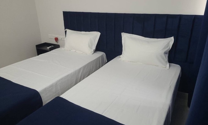 Navi Mumbai Apartamento | SunRay Serviced Apt , Sea View ,Ulwe, Navi Mumbai Airport