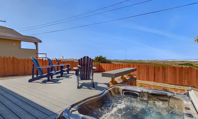 Eureka Casa | Sunset Bliss, Oceanview, Luxury, Hot Tub