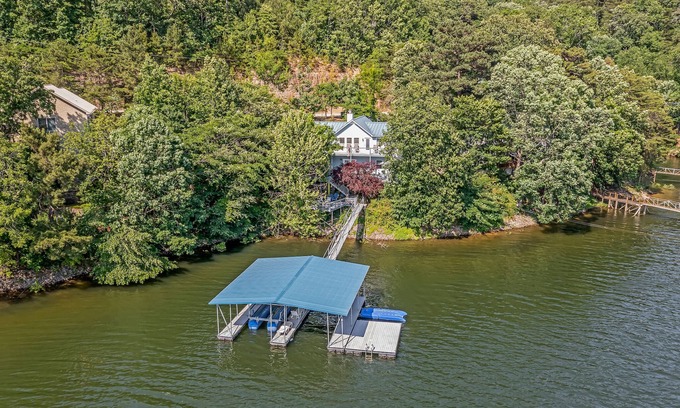 Bremen Casa | Sunset Cove: 4 BR, 3 BA House in Bremen, Sleeps 12