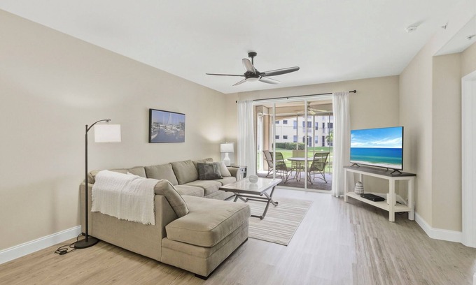 Tropical Cove Condominio | Sunset Cove at Lexington CC Lake Village