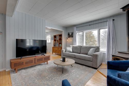 Ironwood Casa | Sunset Over Kennedy 7 Mi to Big Powderhorn!