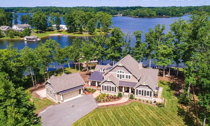 Bumpass Casa | Sunset Shores - Luxury by B. Michael's Escapes