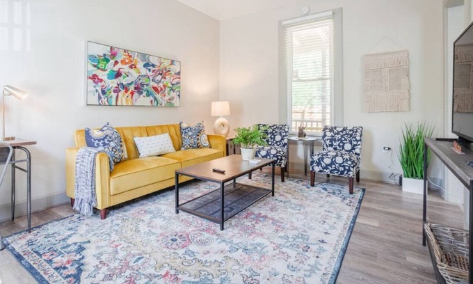 Cincinnati Casa | Sunshine Cottage 10min to Downtown & Nature Trails