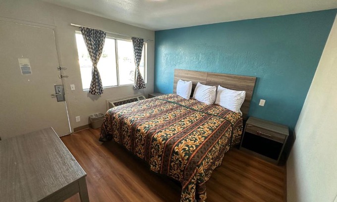 Joplin Hotel | Super 7 inn