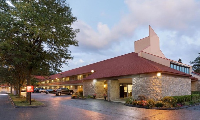 Findlay Hotel | Super 8 by Wyndham Findlay