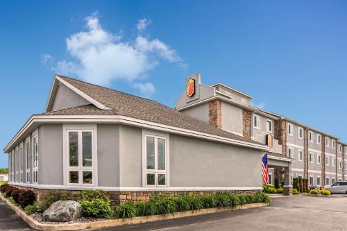 Sault Ste. Marie Hotel | Super 8 by Wyndham Sault Ste. Marie