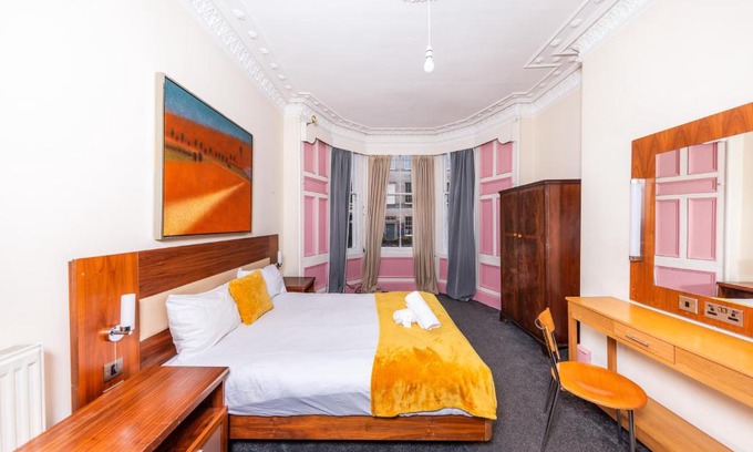 Leith Apartamento | Super Central 4 Bedrooms Apartment by Calton Hill