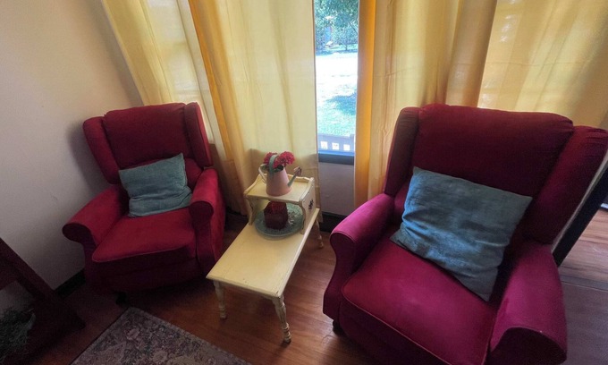 Wichita Casa | Super Comfy - 3BR - Darts/Poker Table - Coffee