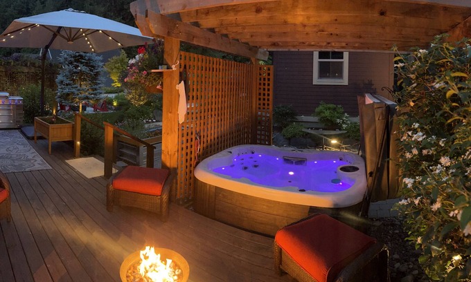 Lindell Beach Cabaña | Super cozy private spa retreat with private hot tub ,wet sauna and cold plunge
