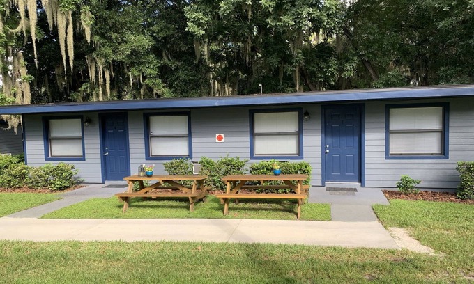 Lake Wales Cabina | Super Cute 2BR/1BA Cabin at beautiful lakeside campground