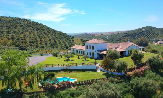 Puerto Serrano Villa | Casa de campo súper lujosa, situada en el campo entre Sevilla, Ronda y Málaga 18p