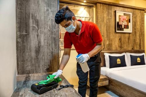 Vypin Hotel | Super OAK Edassery's Sealine Villa Stay