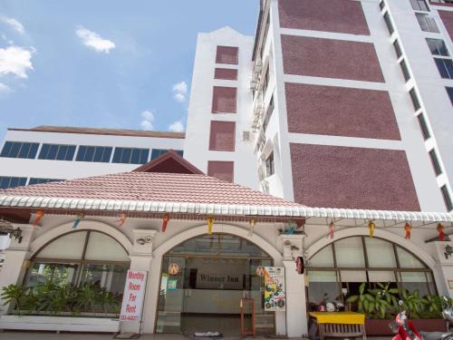 Wua Lai Hotel | Super OYO 1096 Winner Inn Hotel