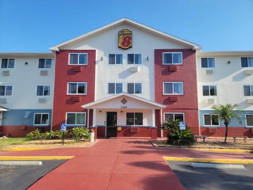 Clearwater Hotel | Super8 by Wyndham NEARBY Clearwater St Petersburg International Airport