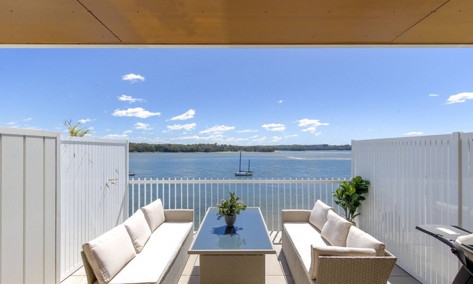 Batemans Bay Apartamento | Superb 2-Bed Apartment with Scenic Bay Views