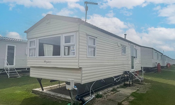 Leysdown-on-Sea Casa | Superb 6 berth caravan at Harts Holiday Park in Kent ref 74101B