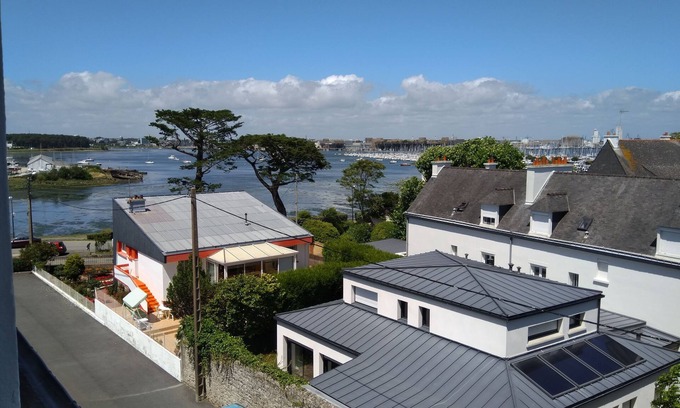 Larmor-Plage Apartamento | Superb view for this apartment at the foot of the beaches