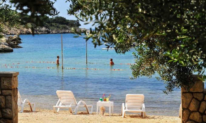 Potocnica Apartamento | Apartamento Superior con playa privada y piscina 10