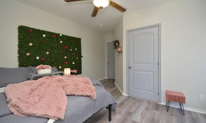 Greater East End Apartamento | SuperValue Suite #8 @ East End Revitalized