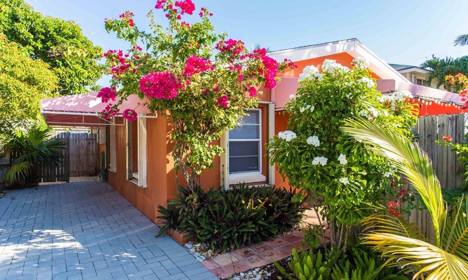 Briny Breezes Cabaña | Surf Road Cottage - en la playa