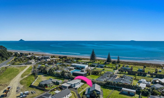 Waiotahi Casa | Surf, Sand & Summer Vibes.