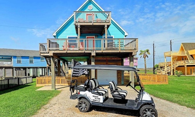 Surfside Beach Casa | Exclusivo para familias Surfside Beach Home w / Vista al mar, fácil acceso a la playa