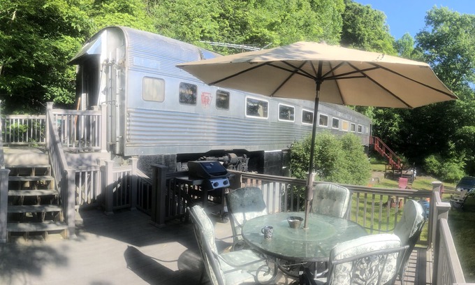 Town of Sempronius Cabina | Sorprendentemente espacioso vagón histórico en el hermoso lago Skaneateles