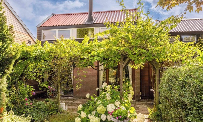 Warmenhuizen Casa | Surroundings Schoorl, Dune and Beach. Cozy house with garden on small park. Dog welcome
