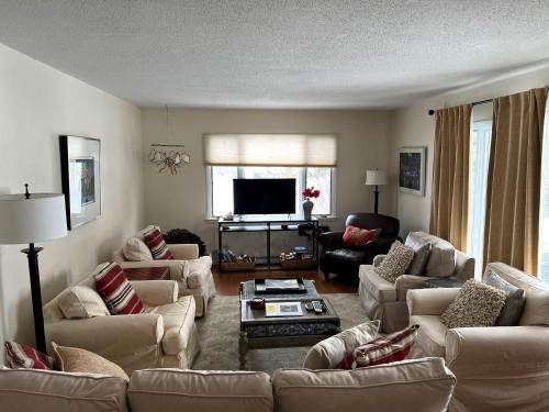 Suttons Bay Casa | Suttons Bay Sunshine