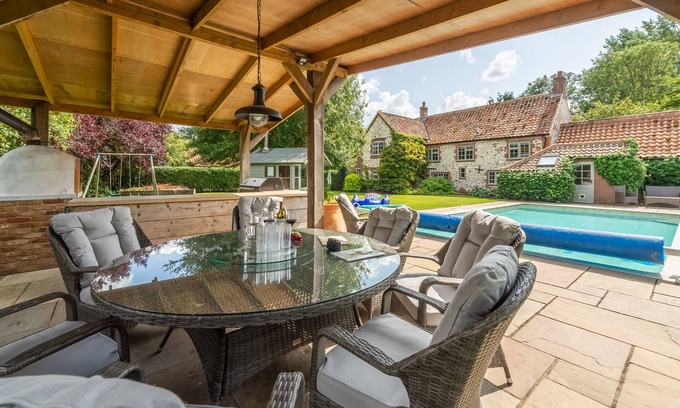 Fakenham Cabaña | Swan Cottage es una gran casa tradicional de Norfolk de tiza y ladrillo