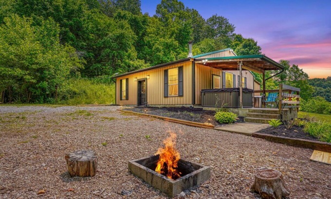 South Bloomingville Cabina | Swaying Pines Cabin-Cabaña-Baño privado