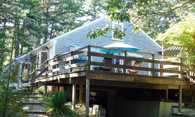 Wellfleet Casa | Sweet Comfortable Home in the Woods, Oceanside (CS0026)