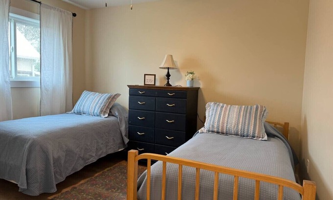 Miles City Casa | Sweet Dreams: Easy Access w/Attached Garage