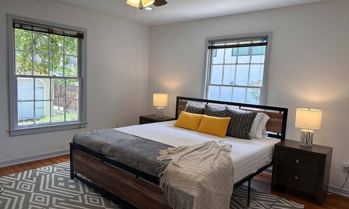 Alamo Heights Casa | Sweet Home in Vibrant Alamo City