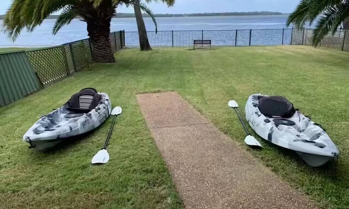 Charmhaven Casa | Sweet Home- Kayak-Pool-Waterfront Paradise