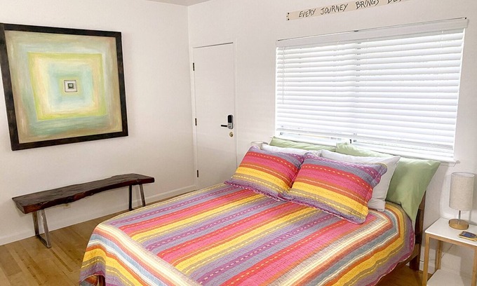 Los Olivos Apartamento | Sweet Queen Retreat in Downtown Los Olivos.