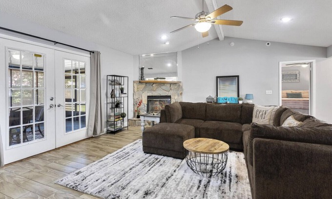 Southside Casa | Sweetwater · Sweetwater home in Heart of Mandarin